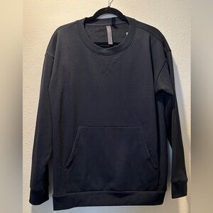 Mondetta black sweatshirt with pocket